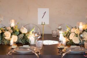 simple elegant wedding table flowers