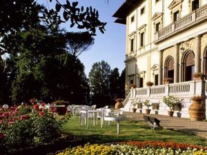 elegant villa for a wedding in Tuscany