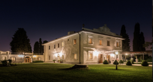 Villa Tolomei at night