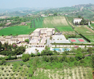 Aerial view of a large Italian wedding venue.